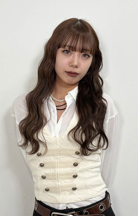 石田　桃香